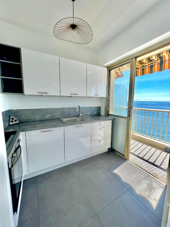 Seaviews By Jenni Menton, La Suite, Superbe Front De Mer, Top Emplacement Avec Terrasse Et Parking! Extérieur photo