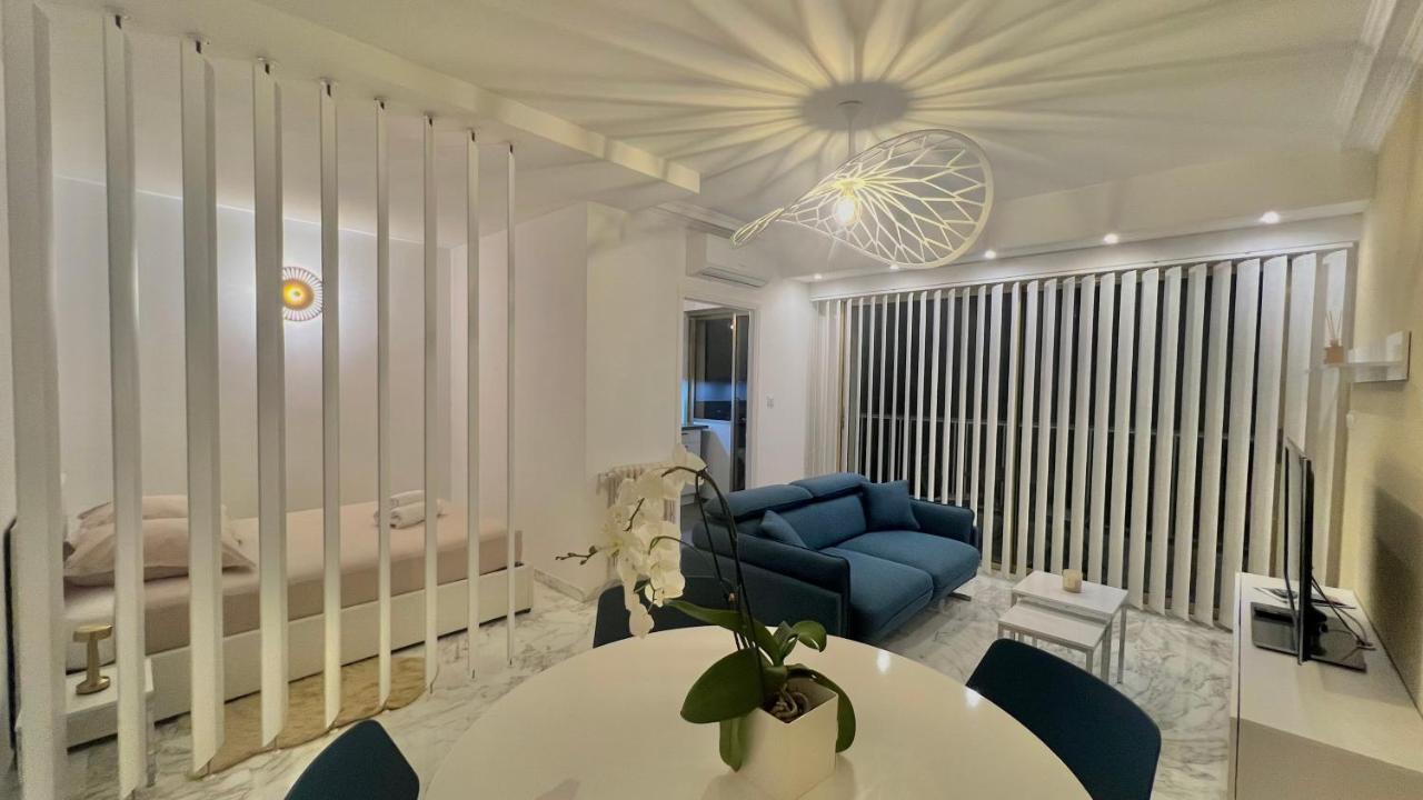 Seaviews By Jenni Menton, La Suite, Superbe Front De Mer, Top Emplacement Avec Terrasse Et Parking! Extérieur photo