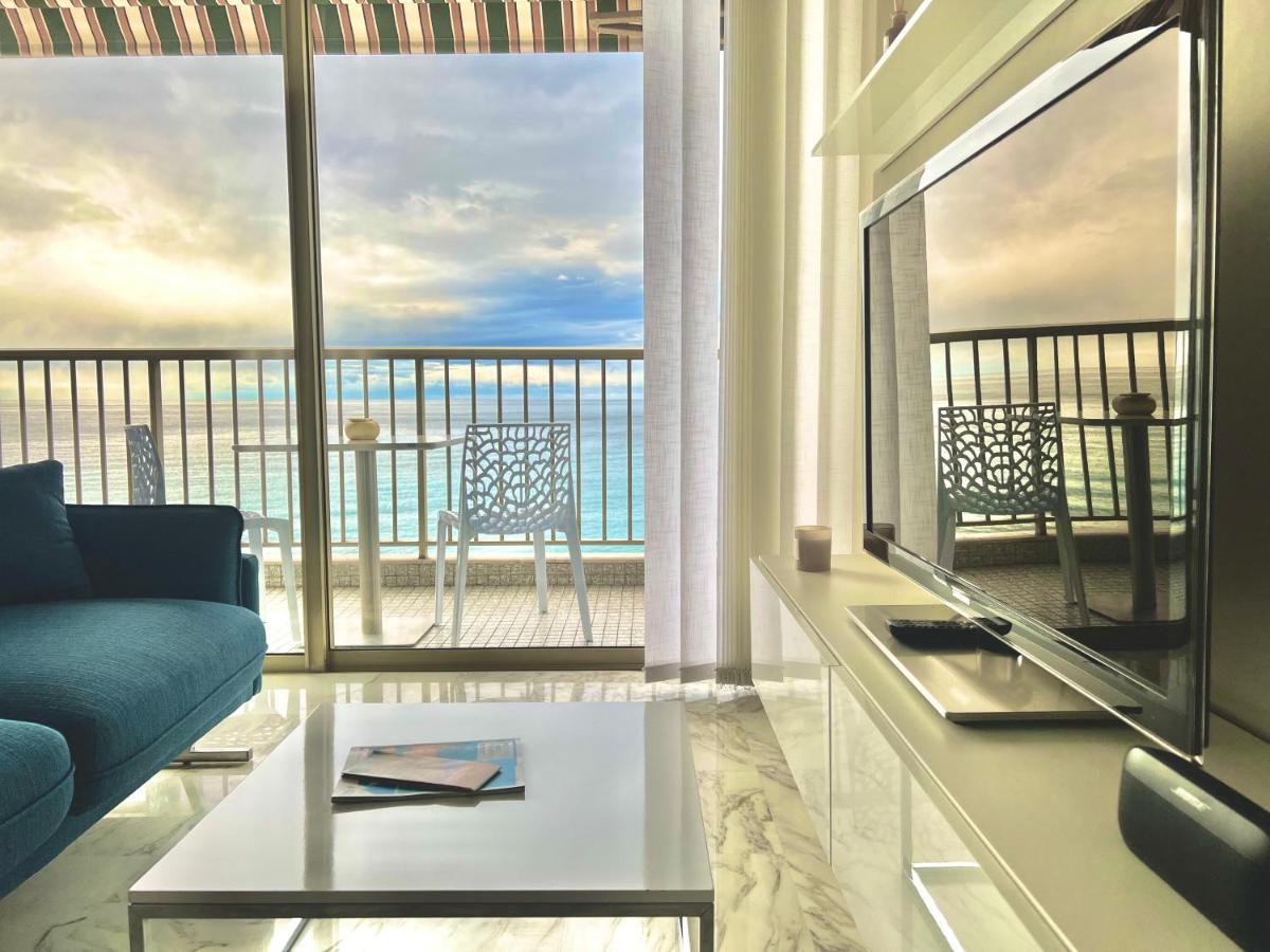 Seaviews By Jenni Menton, La Suite, Superbe Front De Mer, Top Emplacement Avec Terrasse Et Parking! Extérieur photo